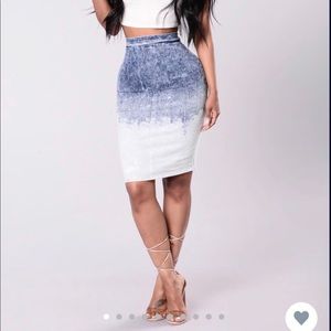 Fashion Nova medium wash skirt
